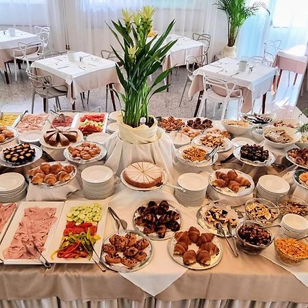 Hotel Bristol لينانو سابيادورو المظهر الخارجي الصورة