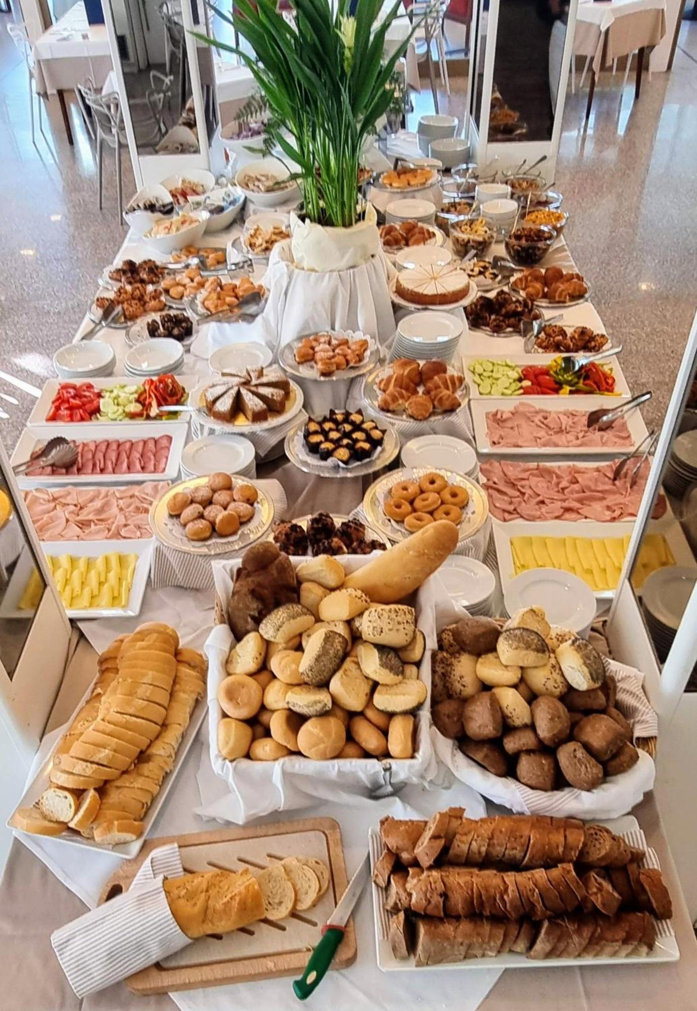 Hotel Bristol لينانو سابيادورو المظهر الخارجي الصورة