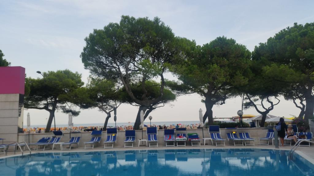 Hotel Bristol لينانو سابيادورو المظهر الخارجي الصورة