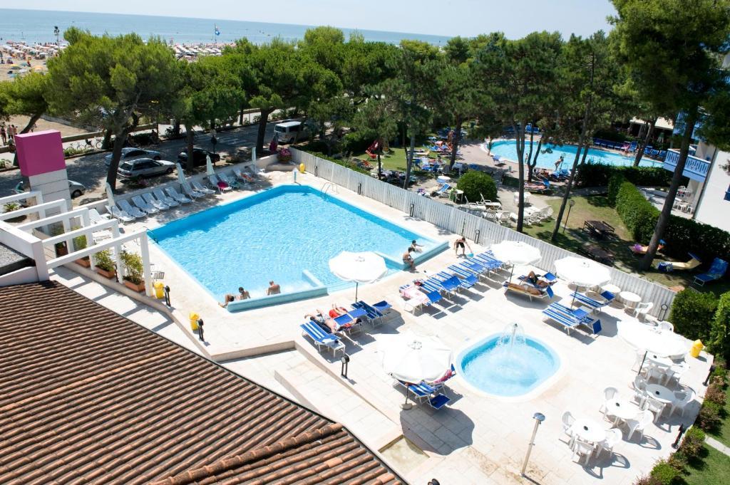 Hotel Bristol لينانو سابيادورو المظهر الخارجي الصورة