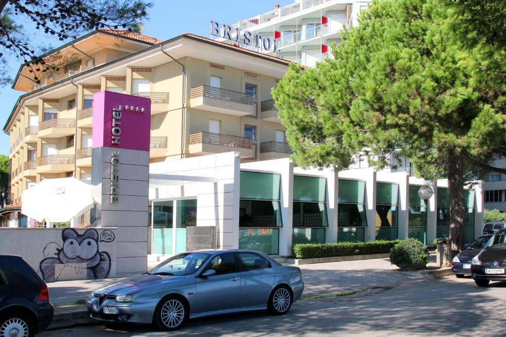 Hotel Bristol لينانو سابيادورو المظهر الخارجي الصورة