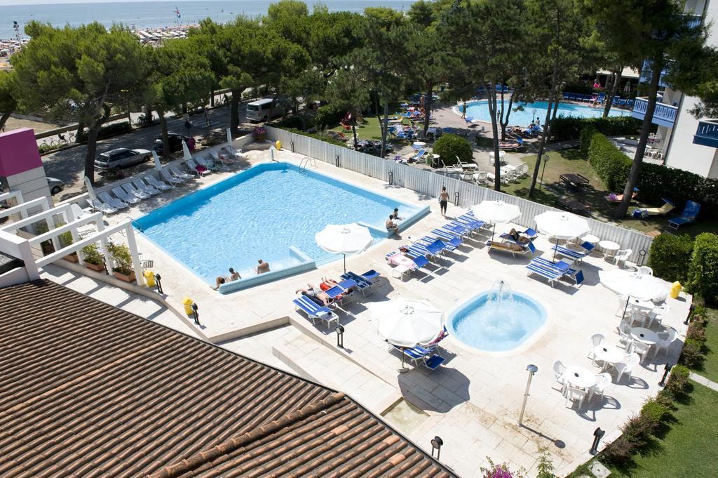 Hotel Bristol لينانو سابيادورو المظهر الخارجي الصورة