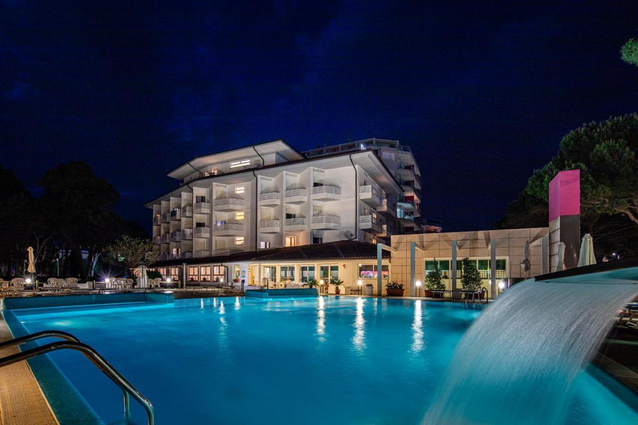Hotel Bristol لينانو سابيادورو المظهر الخارجي الصورة