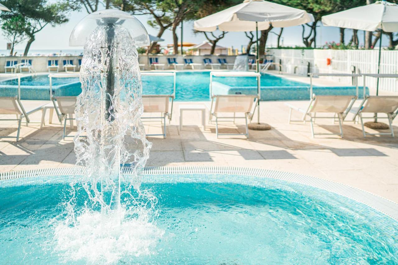 Hotel Bristol لينانو سابيادورو المظهر الخارجي الصورة