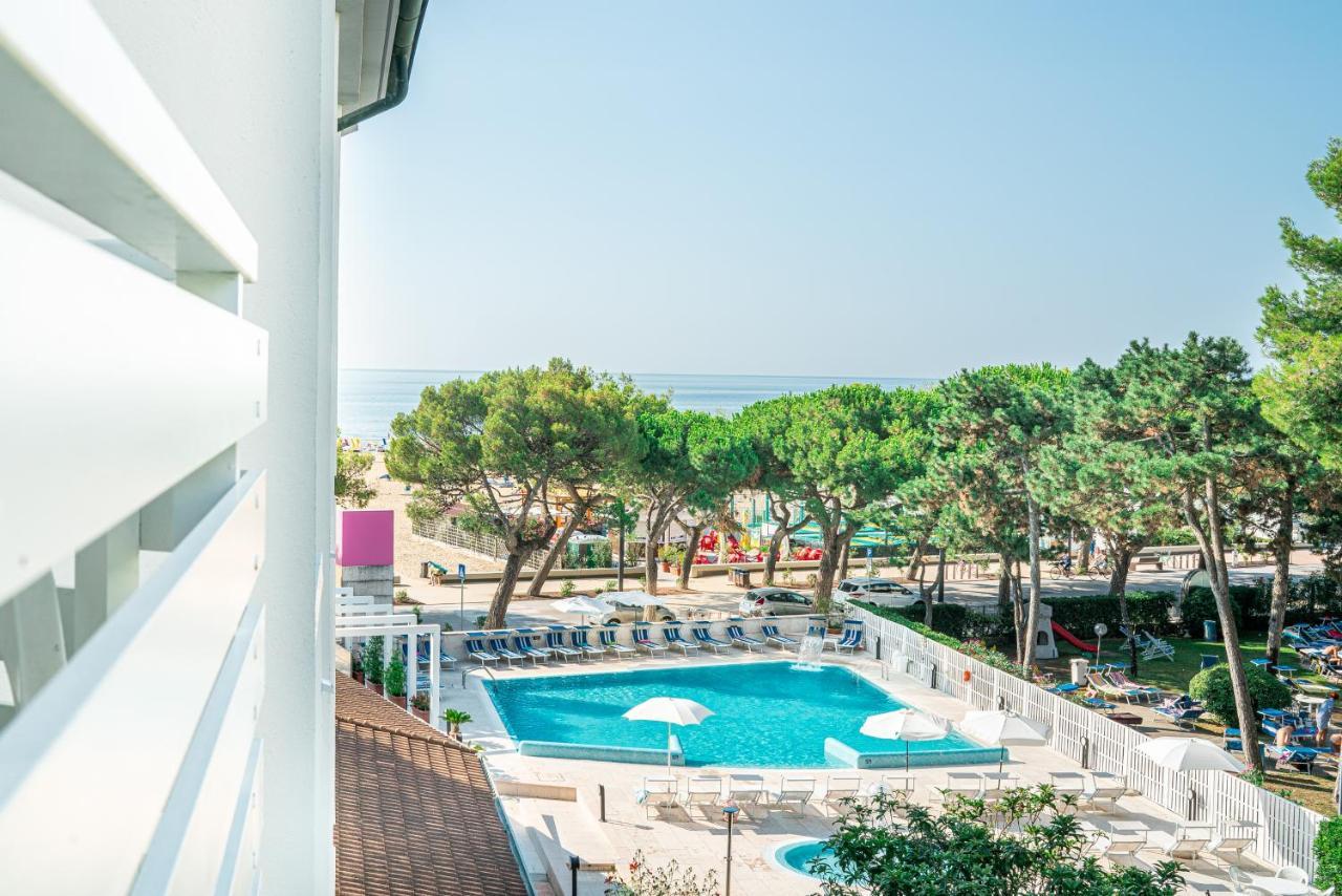 Hotel Bristol لينانو سابيادورو المظهر الخارجي الصورة